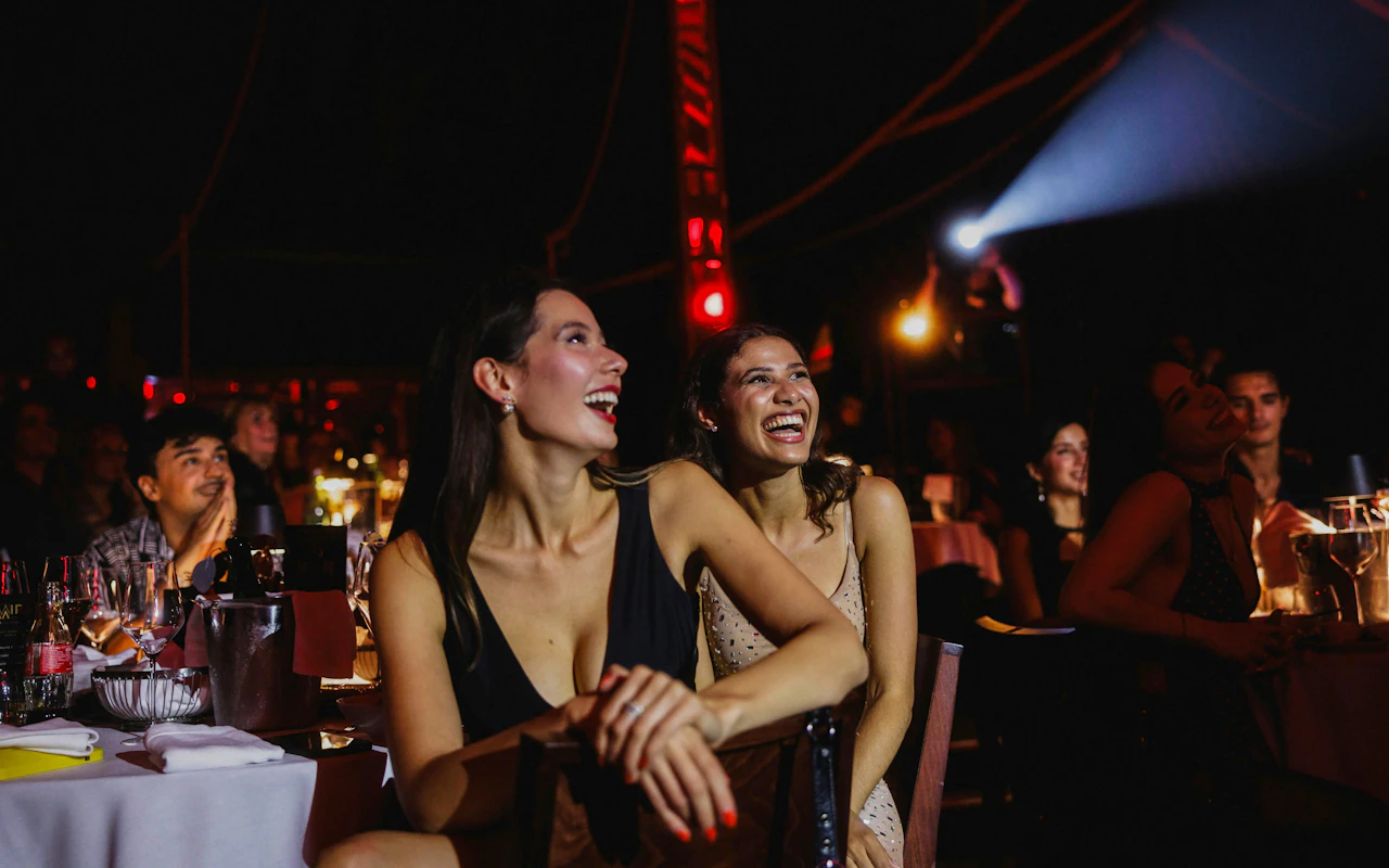 Vienna Burlesque Dinner Club allo Spiegelzelt MIRAGE con cena a più portate e festa dopo lo spettacolo — 3