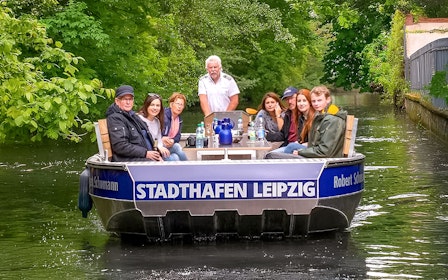 2-hour Motorboat Tour in Riverside Forest