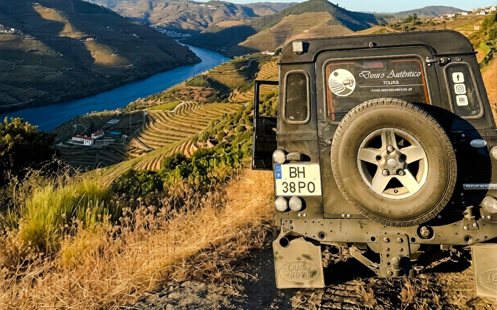 Douro Valley Off-Road 4x4 Wine Tour with Tastings and Lunch or Picnic Image 2