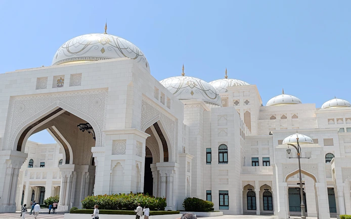 Abu Dhabi City Tour with Sheikh Zayed Grand Mosque
