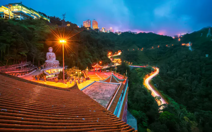 à partir de kuala lumpur : excursion d'une journée aux genting highlands avec trajet en téléphérique awana à genting et arrêt photo aux grottes de batu-1