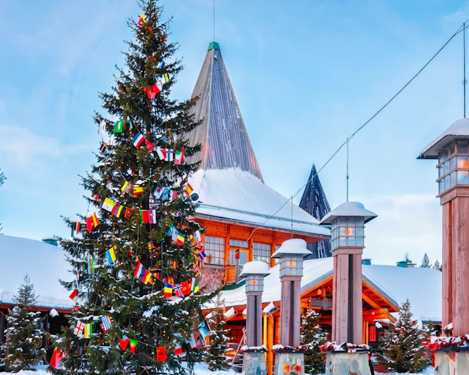 Rovaniemi: Santa Claus Village & Vikakongas Nature Reserve Guided Tour