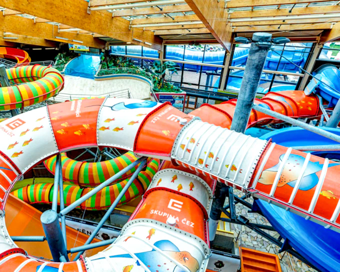 Aquapalace Indoor-Outdoor Water World Tickets