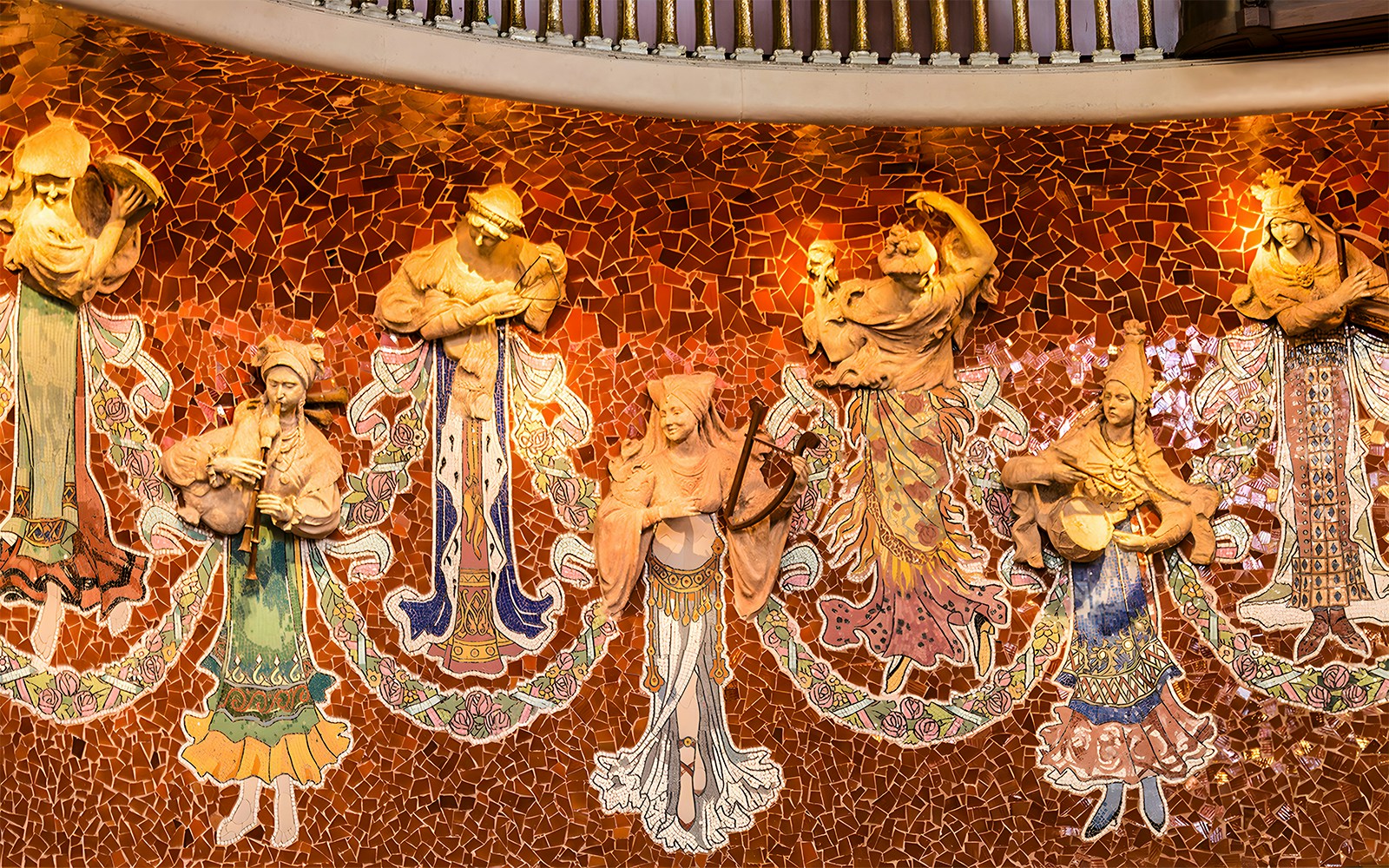 Mosaic and sculptures in Palau de la Música Catalana, Barcelona.