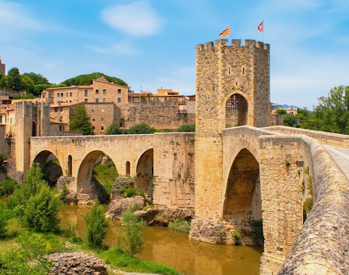 Besalú village