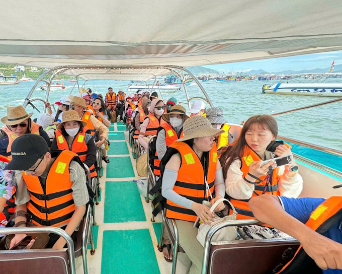 Nha Trang: Robinson Beach Island-Hopping Adventure