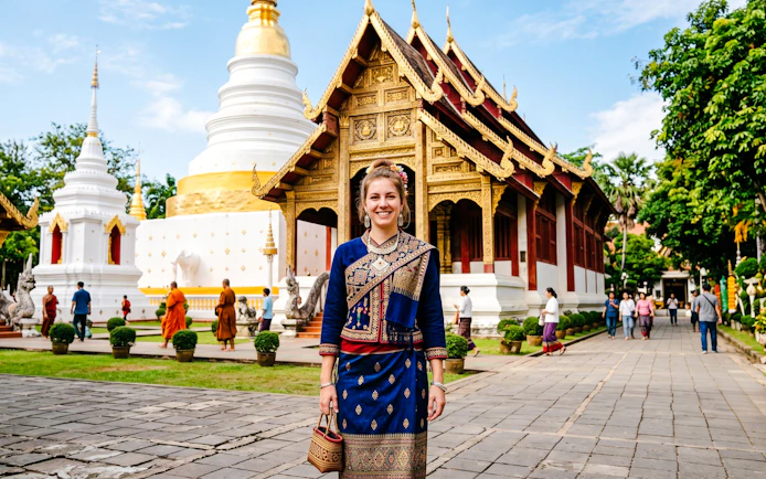 Chiang Mai Wat Phra Singh Small-Group Guided Tour with Thai Costume Rental