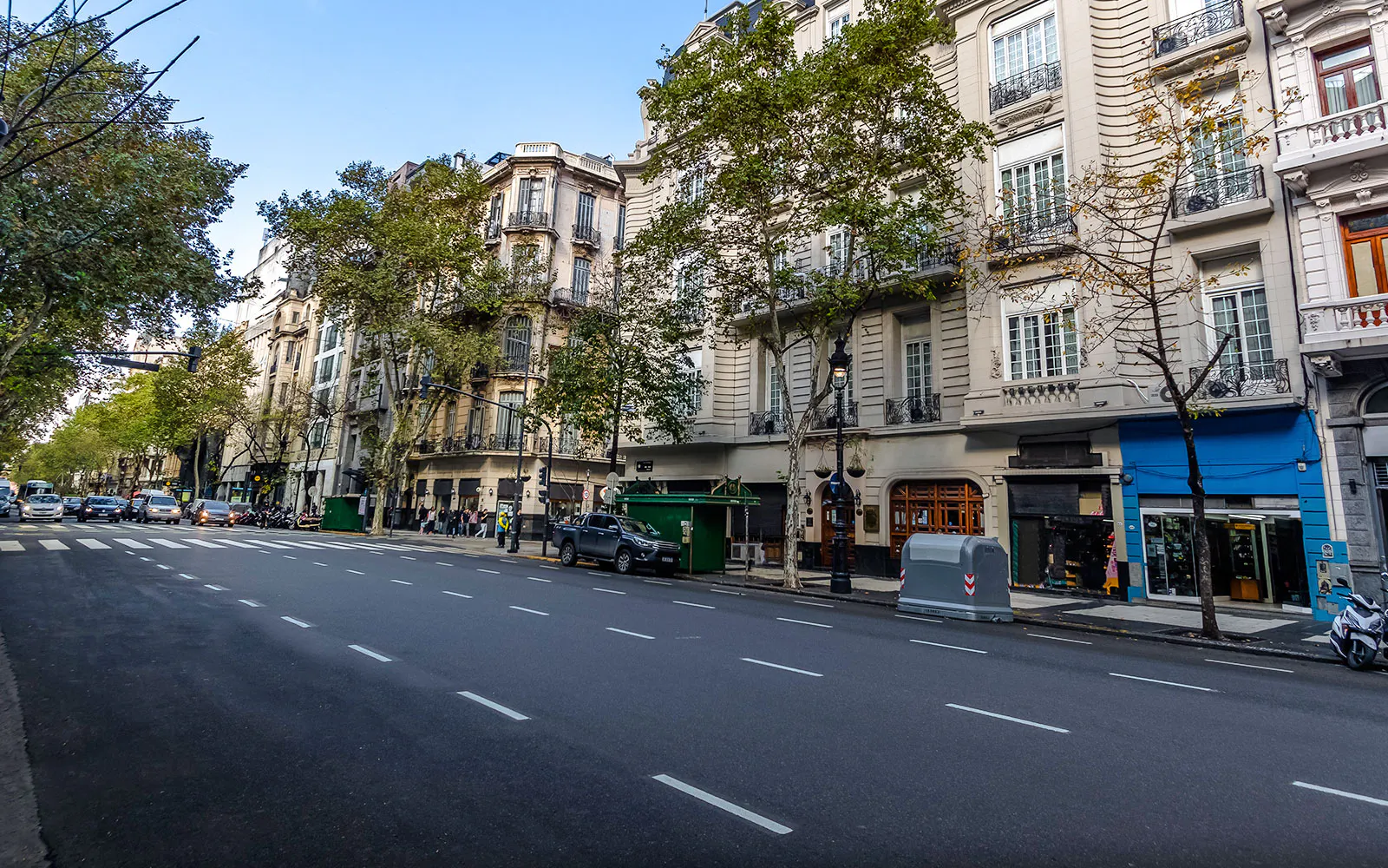 Av. De Mayo