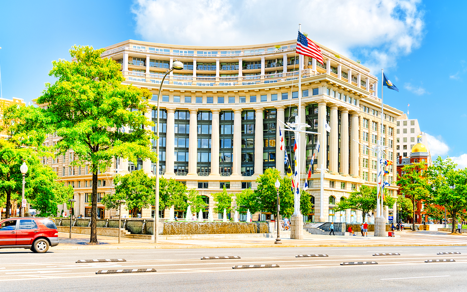 In de buurt van US Navy Memorial Plaza