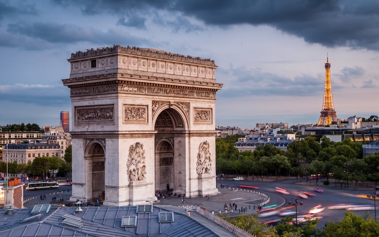 arc de triomphe entry ticket with audio guide and rooftop access-1