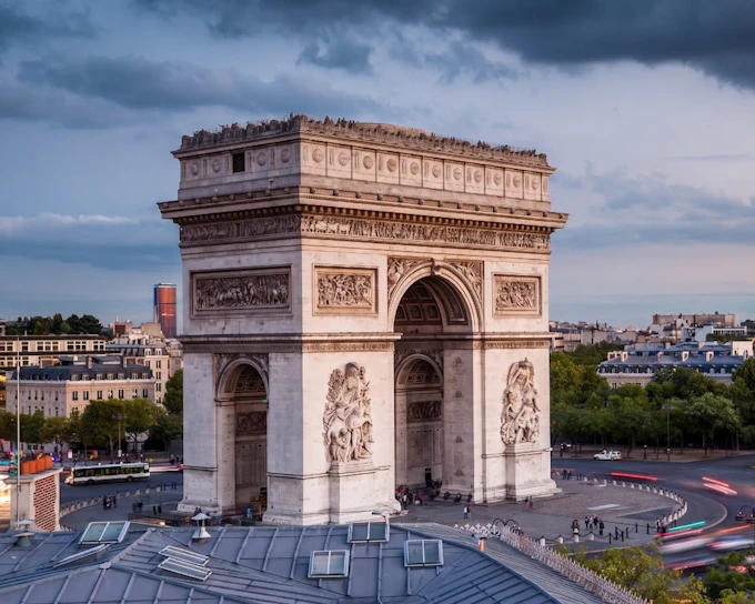 Arc de Triomphe Entry Ticket with Audio Guide and Rooftop Access