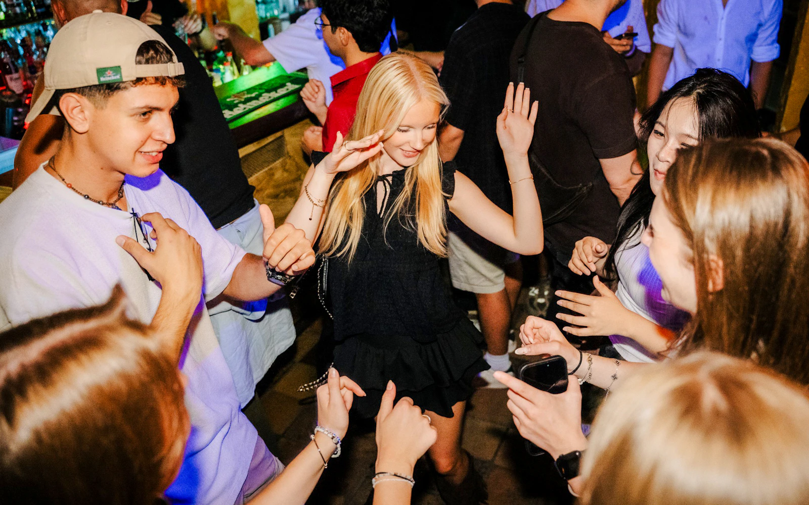Nuremberg Nightlife Tour: 4 Venues, Shots & Club Entry