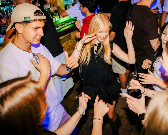 Nuremberg Pub Crawl: 3 Bars and a Club with Shots and Skip-the-Line Entry