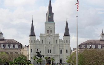 St. Louis Cathedral and Andrew Jackson statue in Jackson Square, New Orleans.