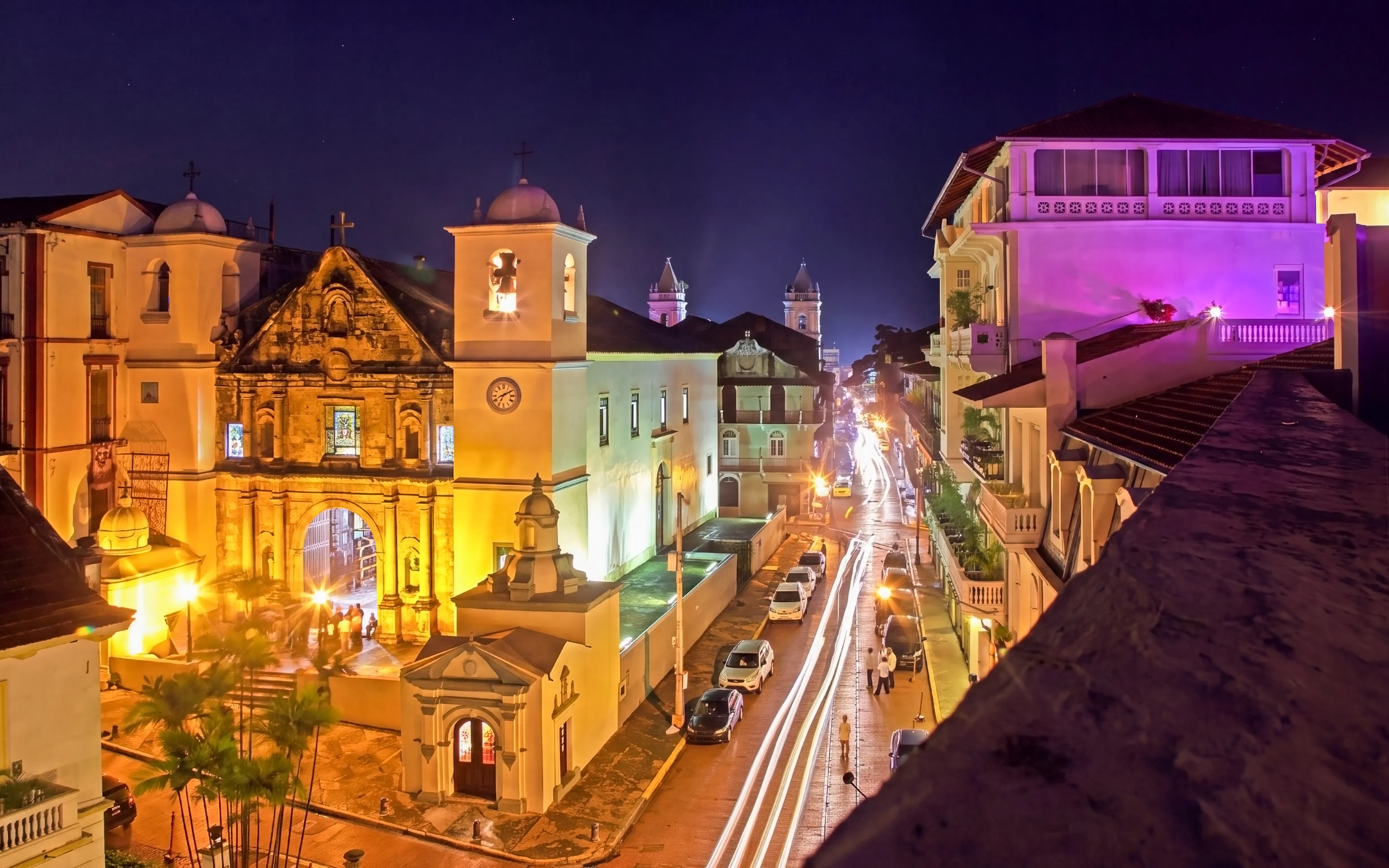 Panama City Night Tour with Hotel Transfers: Amador Causeway & Casco Viejo Image 5