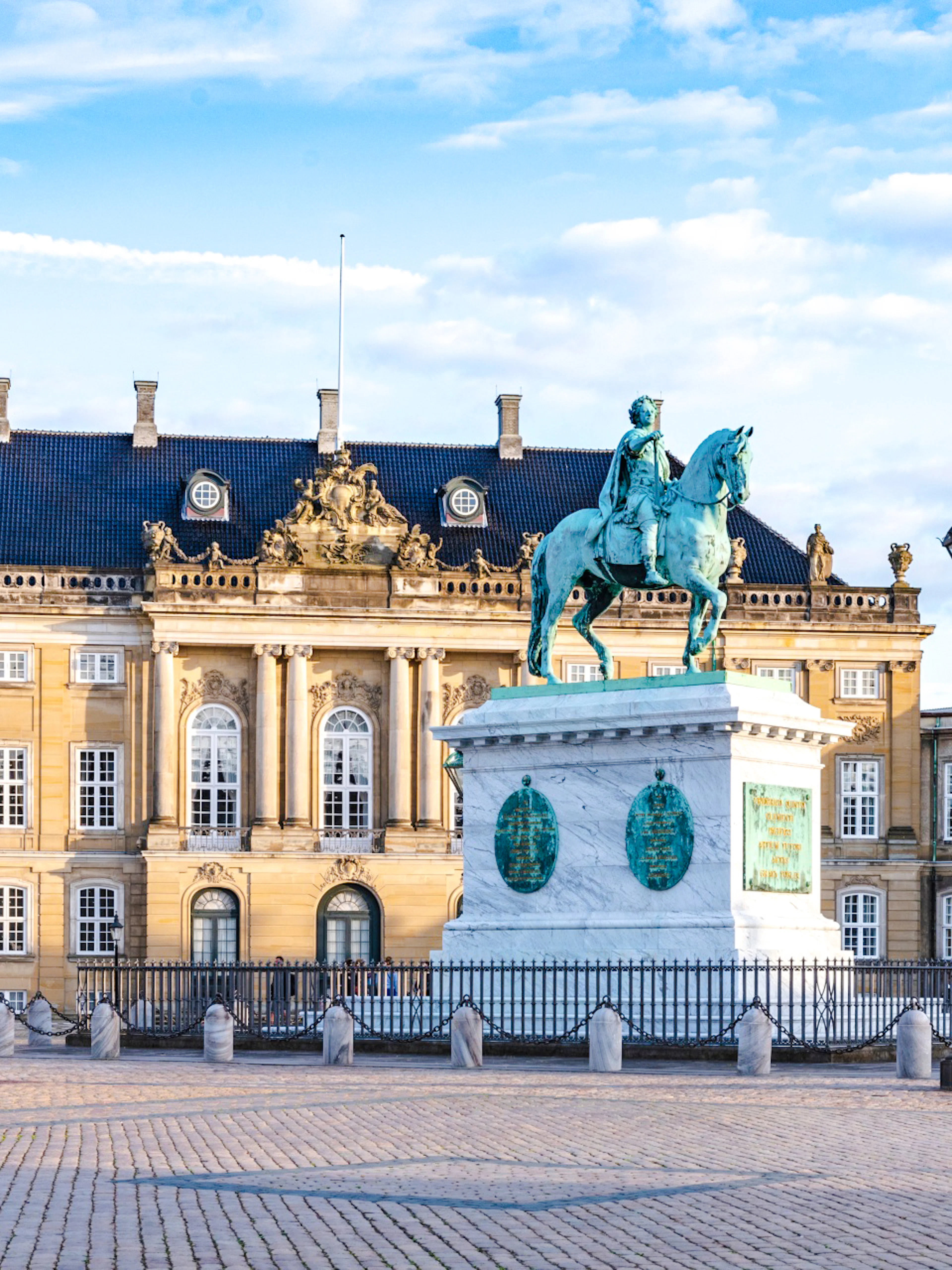 amalienborg palace museum skip-the-line private tour-1
