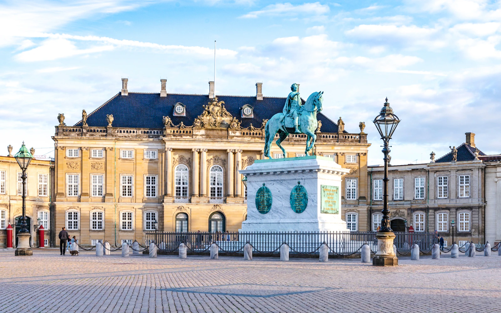 Amalienborg Palace Museum Skip-the-Line Private Tour