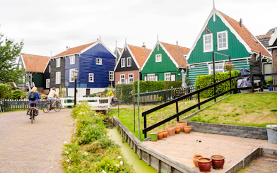 From Amsterdam: Zaanse Schans, Volendam, and Marken Guided Tour