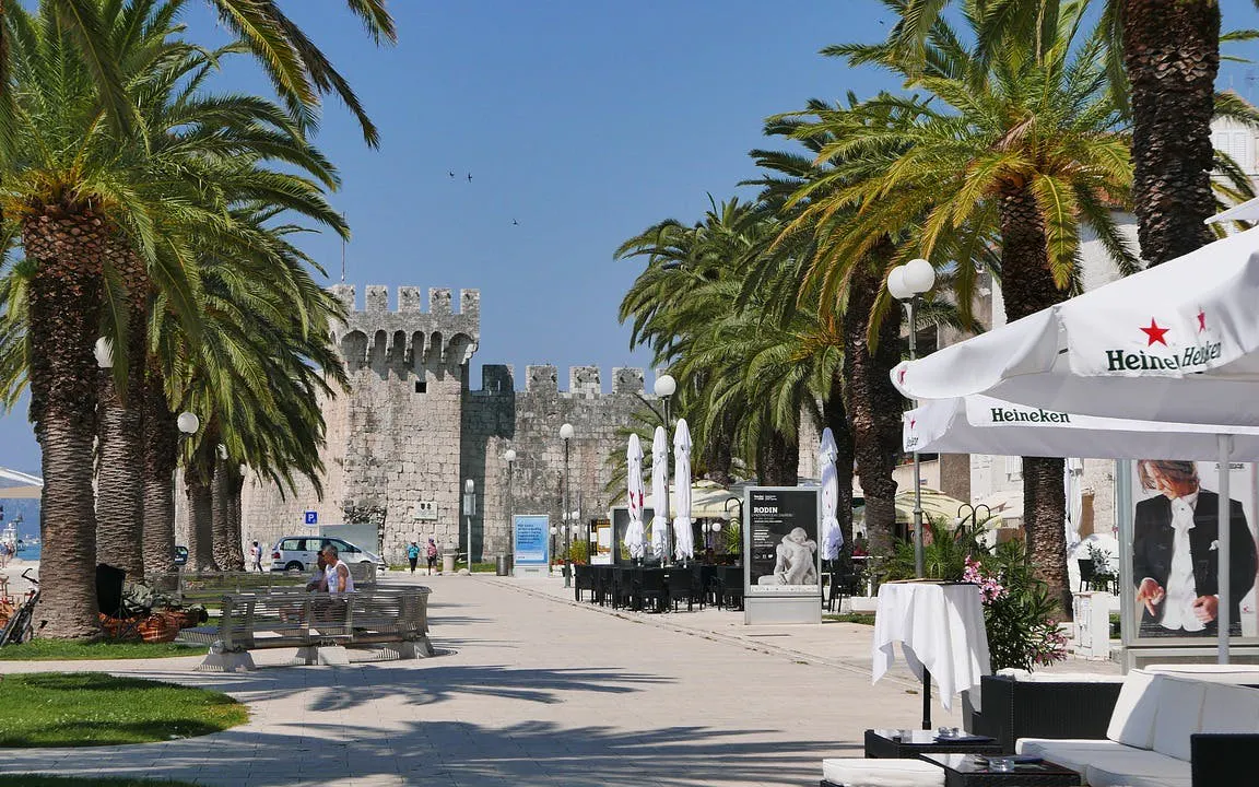 ab split: geführte tour zur festung klis und zur altstadt von trogir mit fotostopp für panoramaaufnahmen und transfer-8
