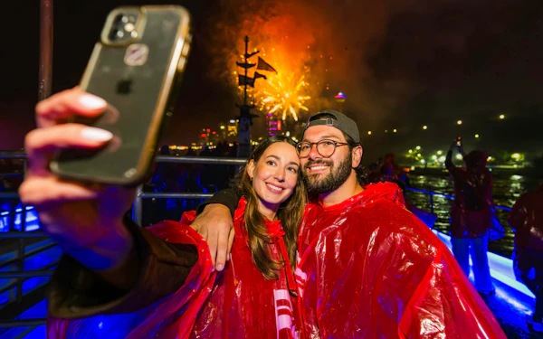 Niagara Falls Canada: Guided Tour with Fireworks Cruise & Journey Behind the Falls