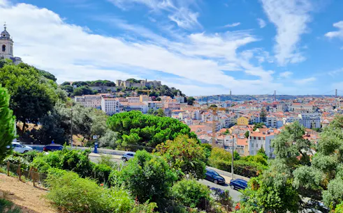 rundgang durch lissabon: alfama, die alten stadtmauern und aussichtspunkte-1