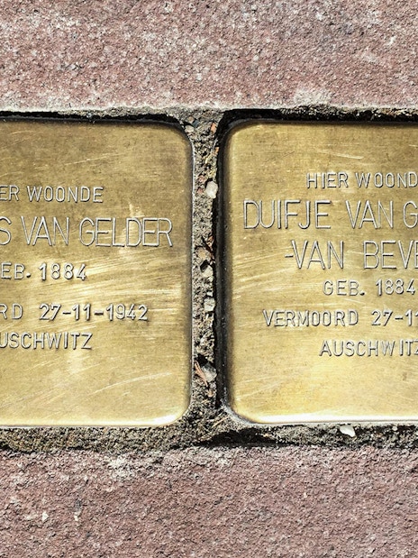 Stolpersteine memorial plaques for Andries and Duifje van Gelder in Amsterdam.