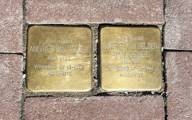 Stolpersteine memorial plaques for Andries and Duifje van Gelder in Amsterdam.
