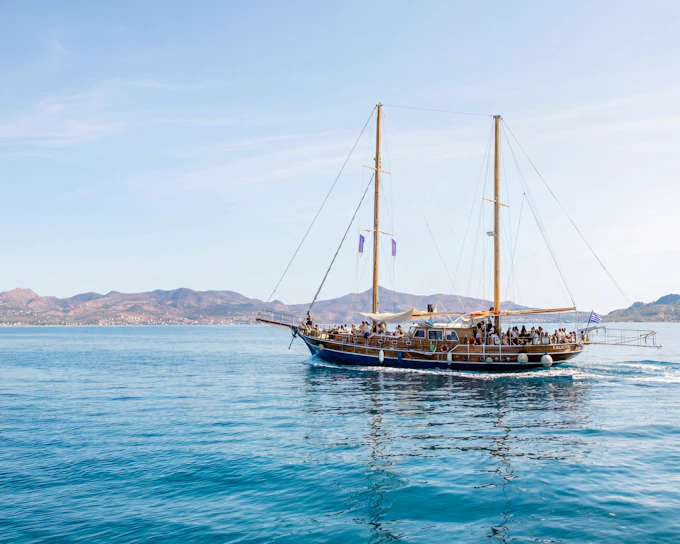 From Athens: Day Cruise to Greek Islands of Agistri, Moni & Aegina with Lunch