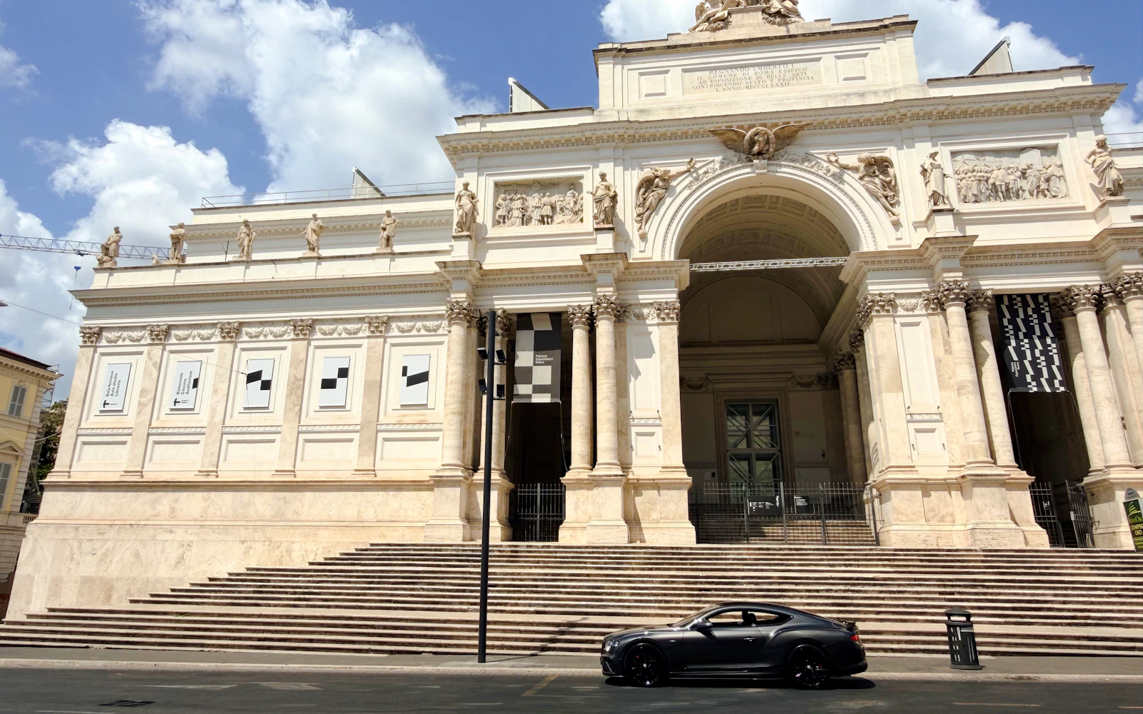 tour turístico por roma en un bentley continental gt con chófer privado-1