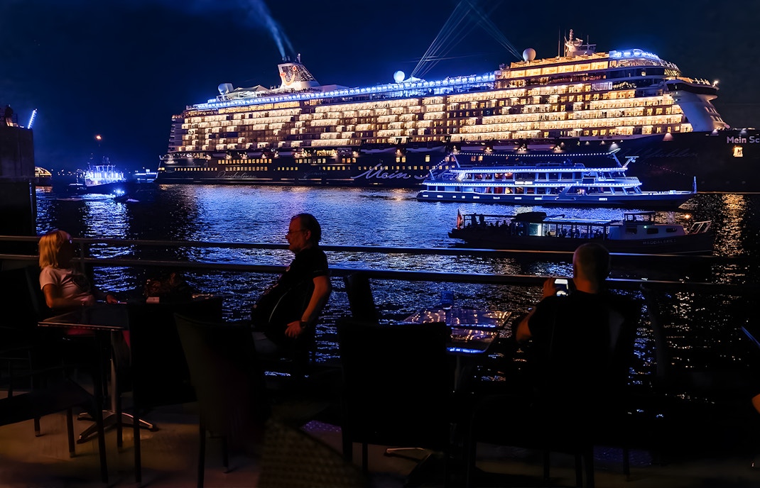 Hamburg Harbor Cruise Tours