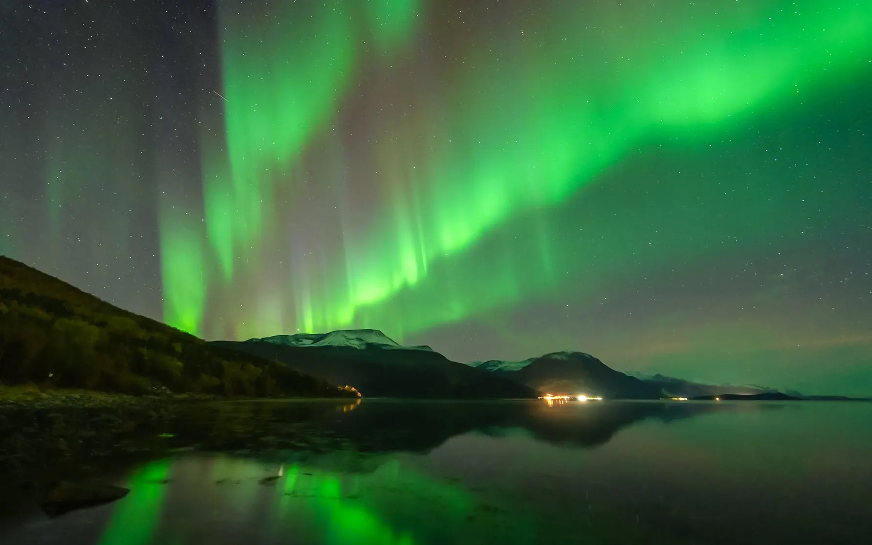 Tromsø: Northern Lights Chase Small-Group Tour with Aurora Guarantee Image 9