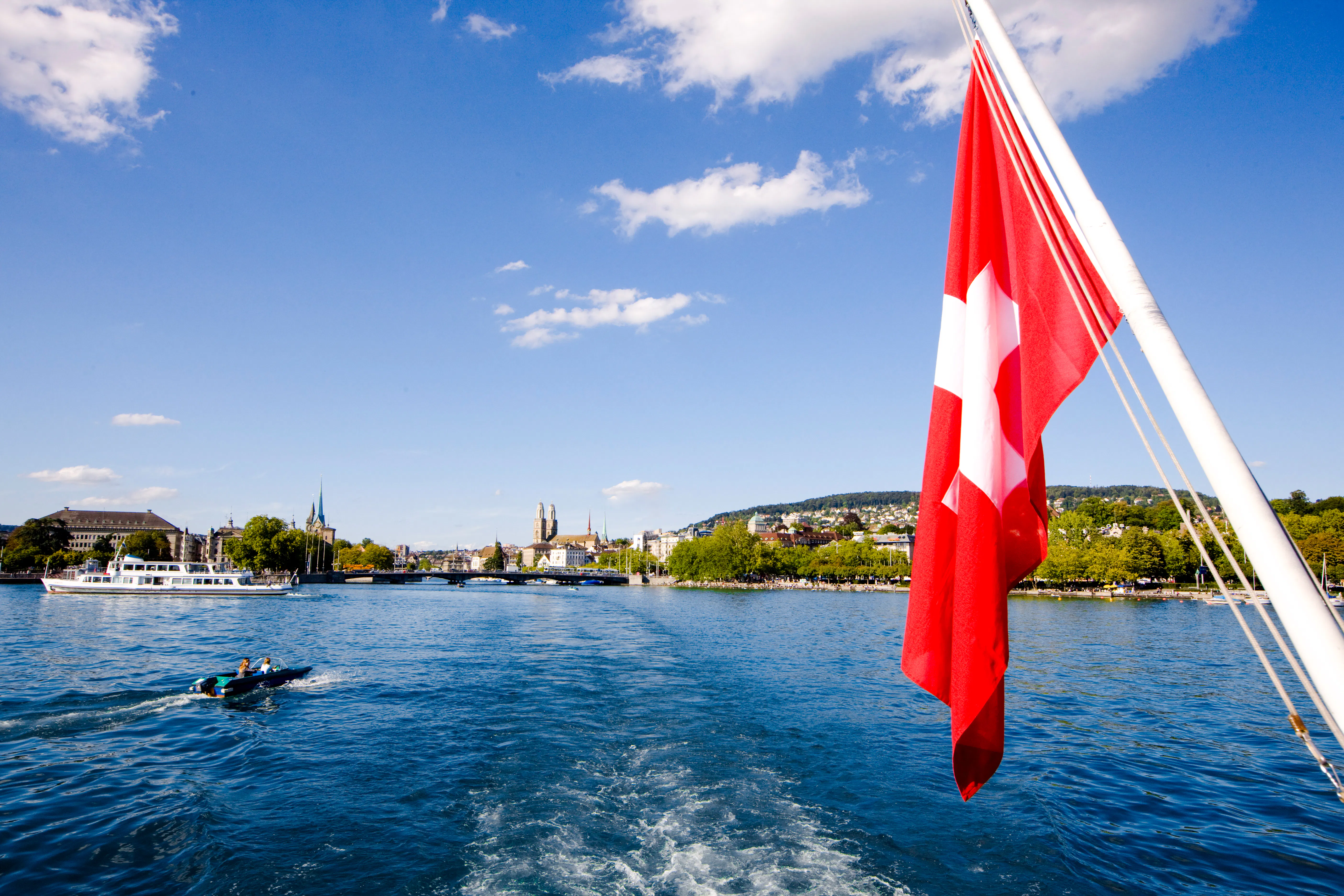 Zurich Guided City Tour with Lindt Home of Chocolate Museum Entry and Lake Zurich Cruise Image 10