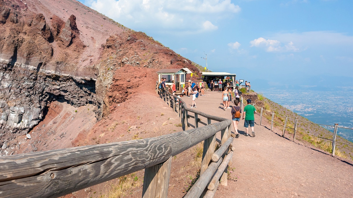 mount vesuvius hike during daytime