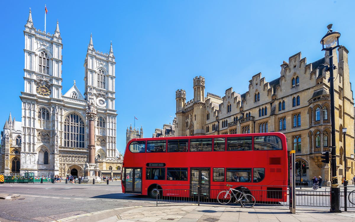 U.S. Travelers Will Need ETA to Enter the U.K. from 2025 onwards