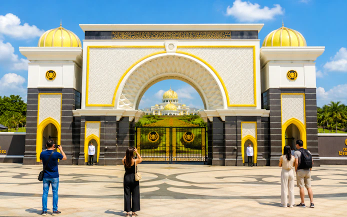 Kuala Lumpur Private Batu Caves and City Highlights Tour with Hotel Pickup
