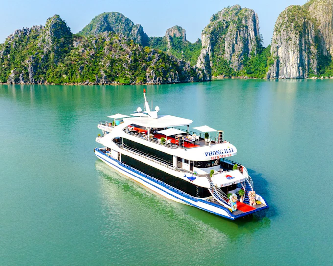 Ha Long Bay: 4-Star Day Cruise with Sundeck and Buffet Lunch