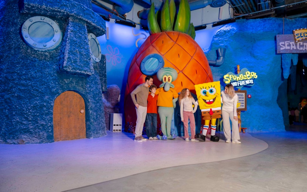 SpongeBob and Squidward meet visitors at Nickelodeon Play Tersane Istanbul.