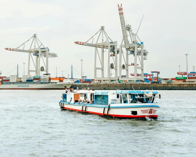Hamburg 2-Hour Sightseeing Cruise with Audio Guide
