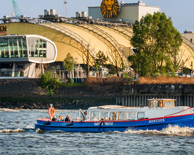 Hamburg Boat Tour with Live Commentary