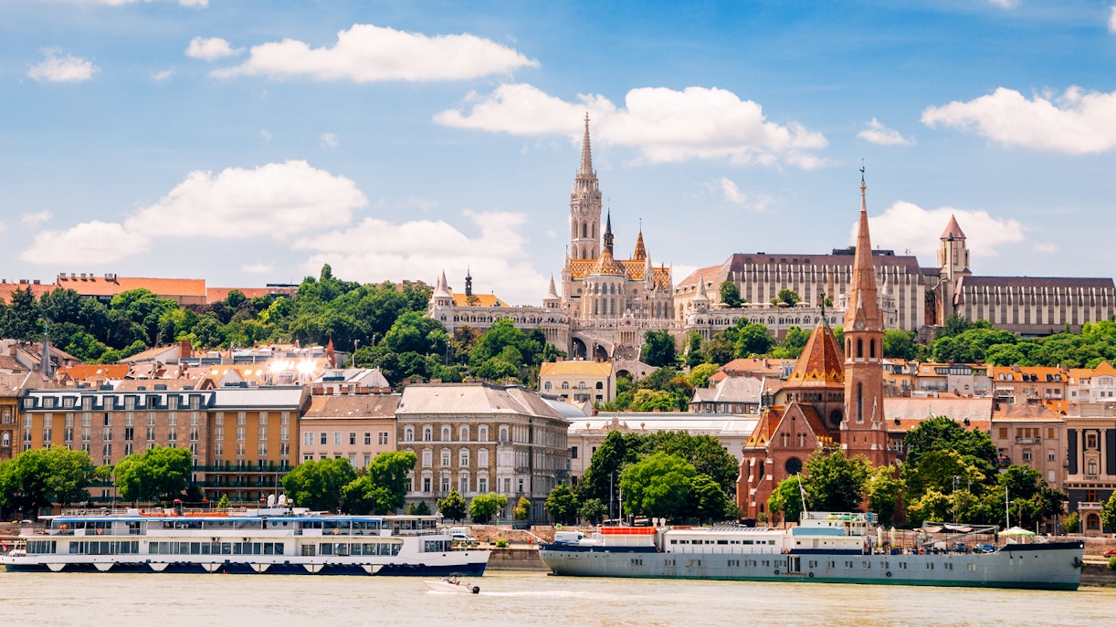 Cruise by the Matthias Church in Budapest