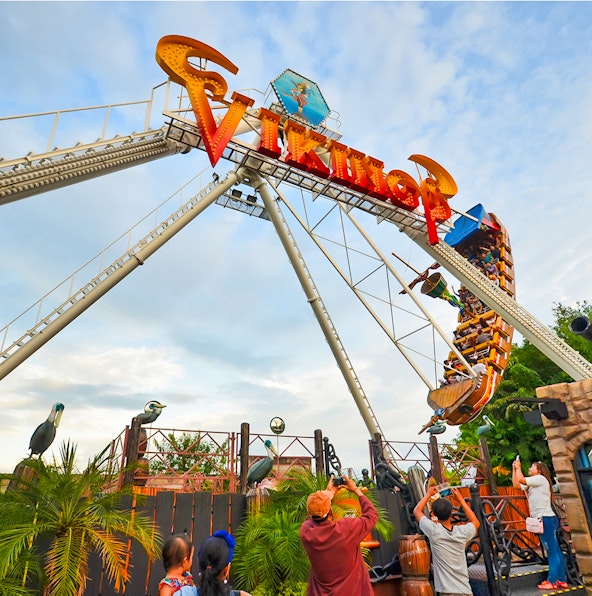 Try a unique experience at Dream World Bangkok