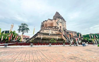 wat chedi luang küçük grup turu ve budist keşişle sohbet-1