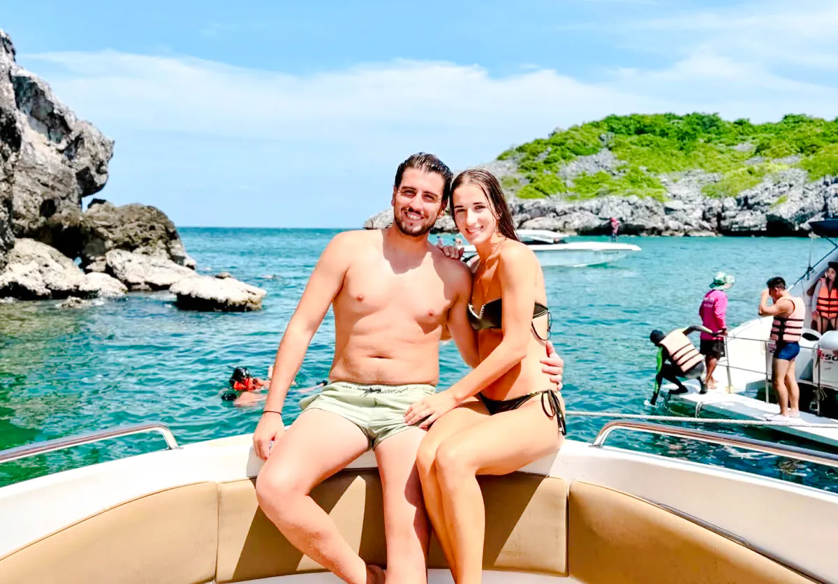 Couple on speedboat during Koh Samui Ang Thong day tour with snorkeling and kayaking.