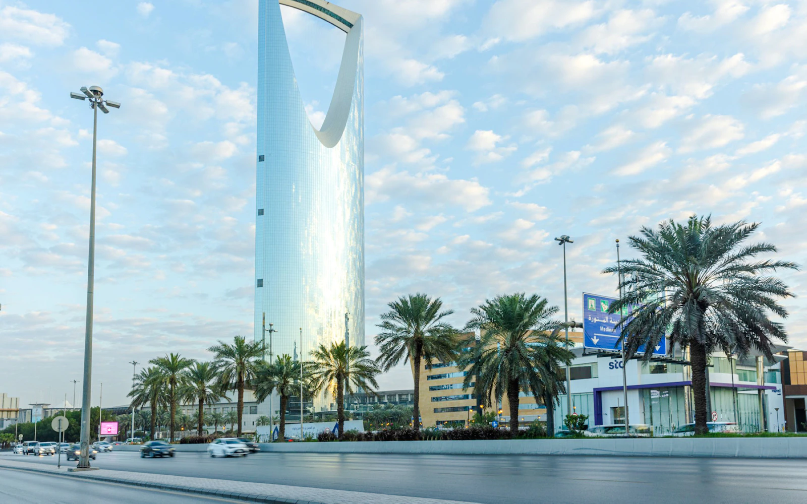 Riyadh City Tour with Guide & Transport: Al-Masmak Fortress & Kingdom Centre Sky Bridge