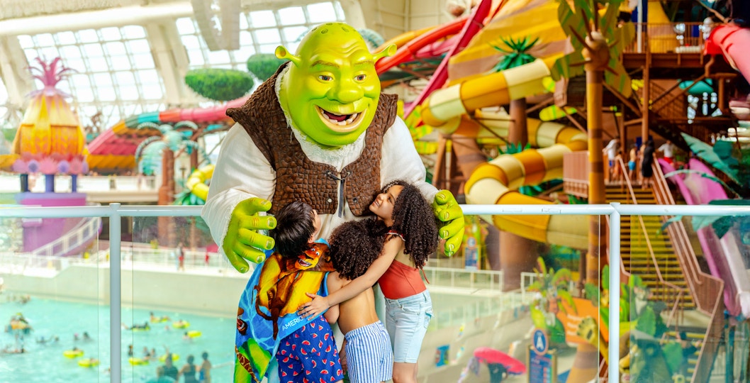 Children playing with Shrek at American dream