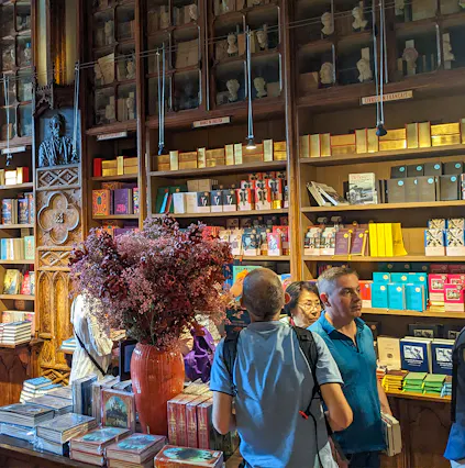Plan your visit to Lello Library aka the most beautiful bookstore in the world