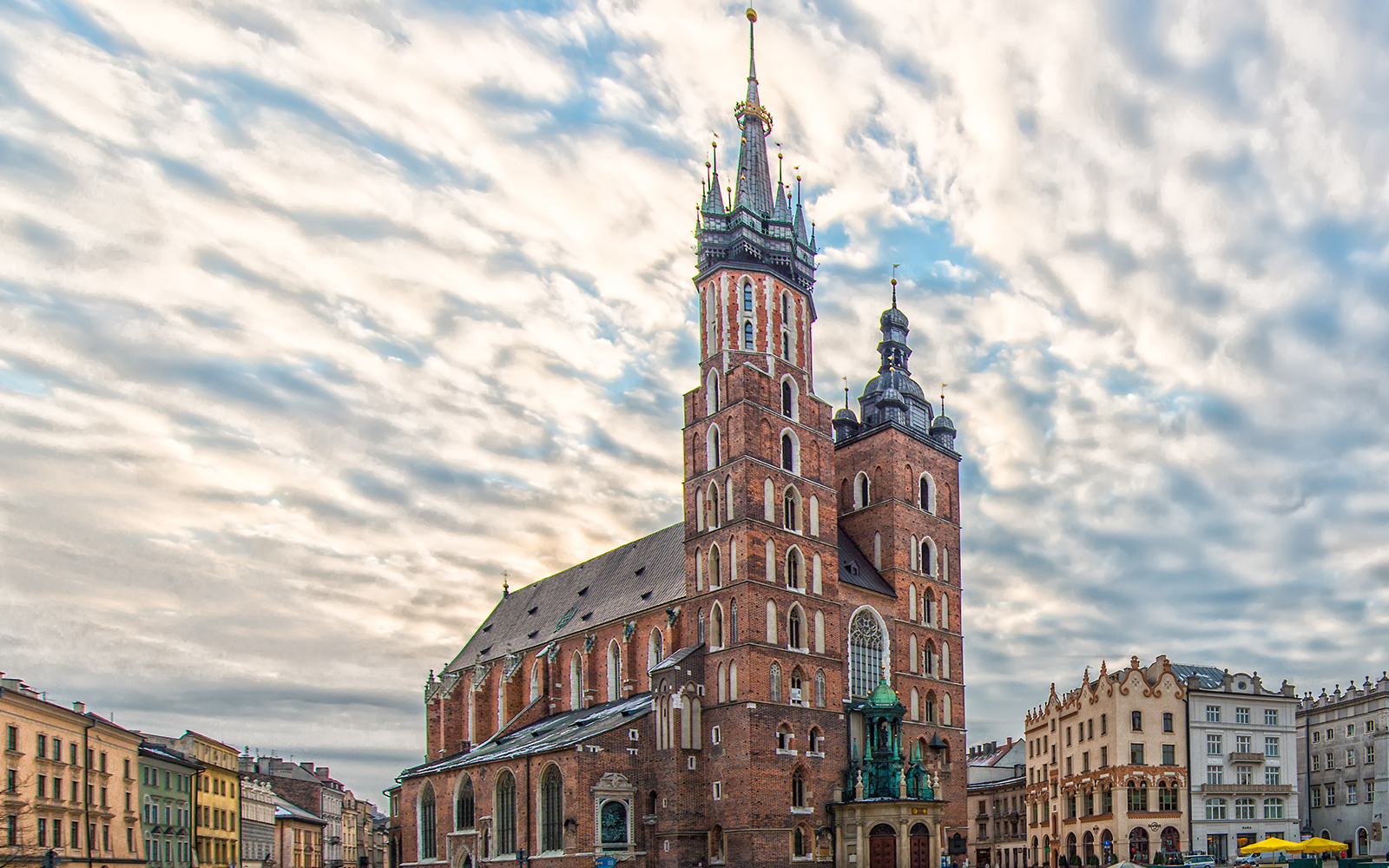 Basílica Santa María Cracovia - arquitectura gótica Hejnał grupos escolares viaje fin de curso Plaza Mercado