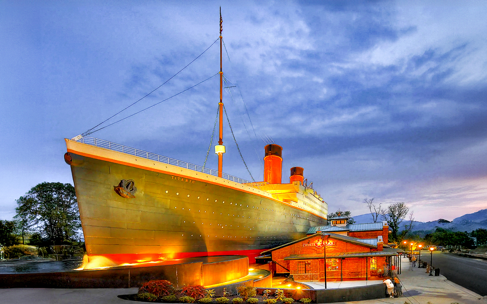 Titanic Museum Tickets | Pigeon Forge, Tennessee