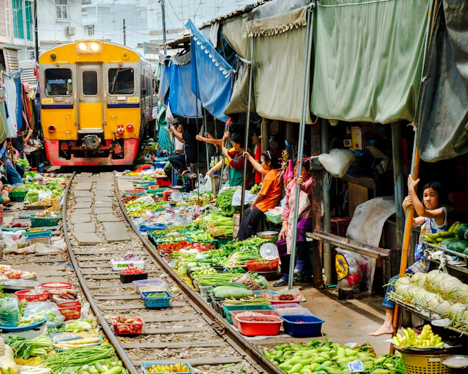 Damnoen Saduak Floating Market & Maeklong Railway Market Full-Day Guided Tour