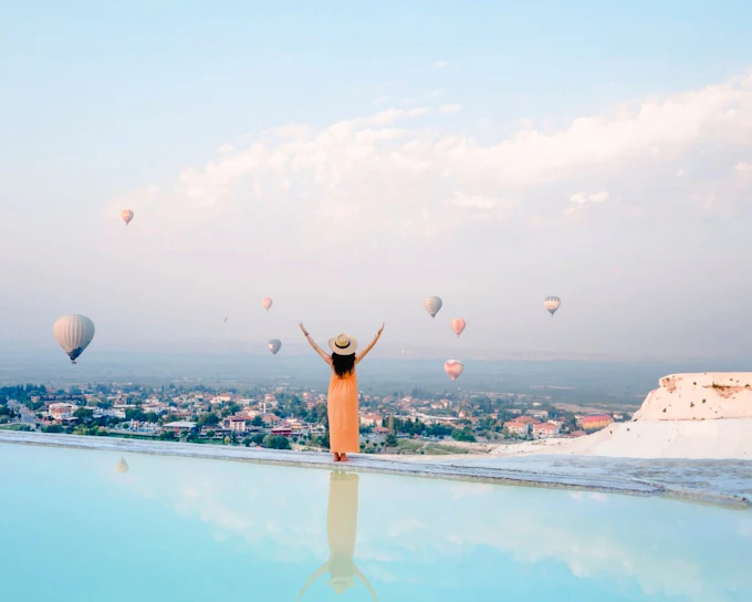 From Antalya/Kemer: Pamukkale Day Trip with Balloon Watching